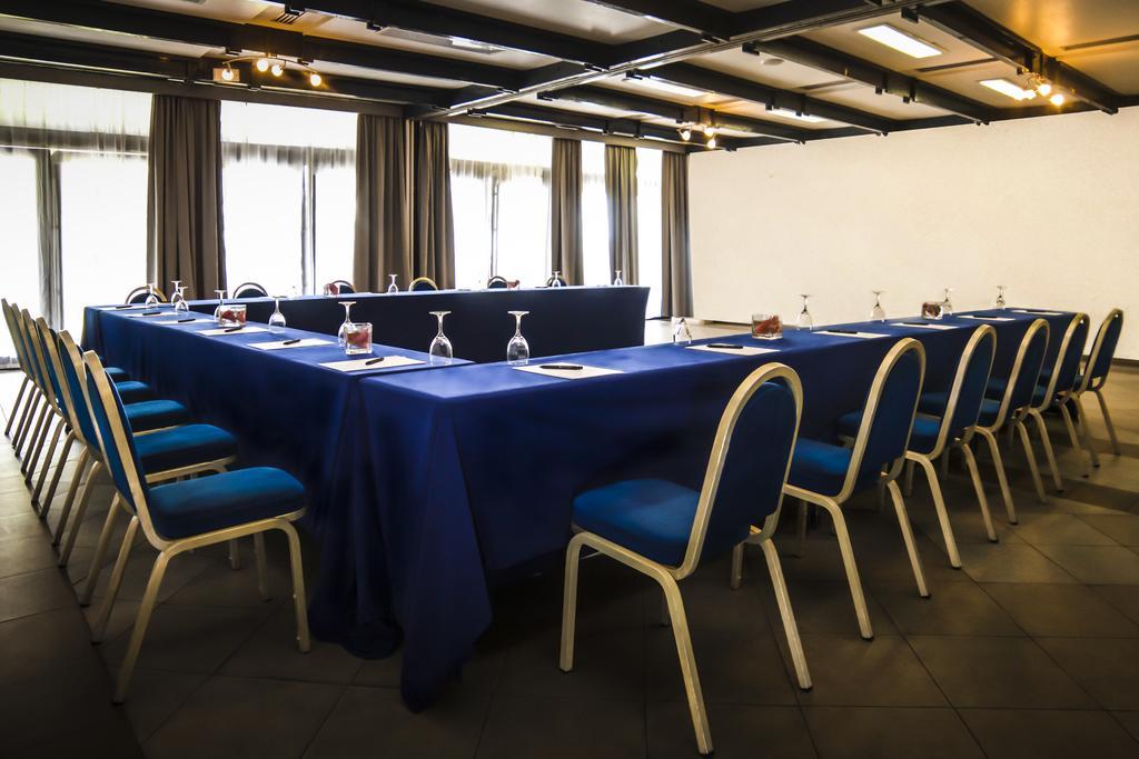 Douala Rabingha Hotel Eksteriør billede